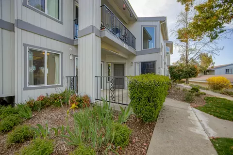 225 Ridgetop Dr #114, Redding, CA 96003 photo 2