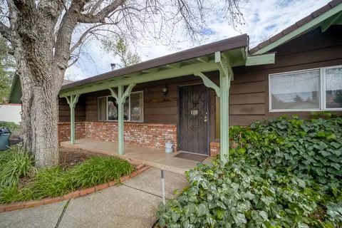 6899 Riata Dr, Redding, CA 96002 photo 1