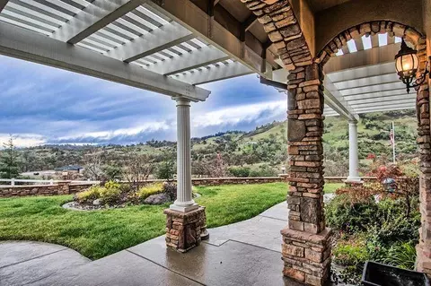 22199 Jones Valley Trl, Redding, CA 96003 photo 4