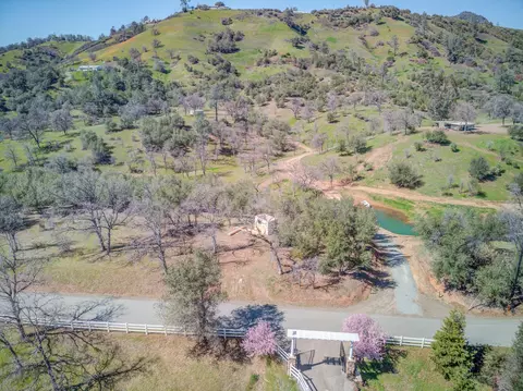 22199 Jones Valley Trl, Redding, CA 96003 photo 15