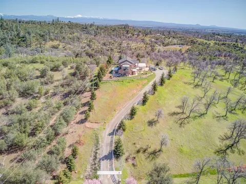 22199 Jones Valley Trl, Redding, CA 96003 photo 11
