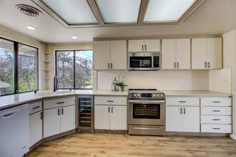 10746 Old Oregon Trl, Redding, CA 96003 photo 14