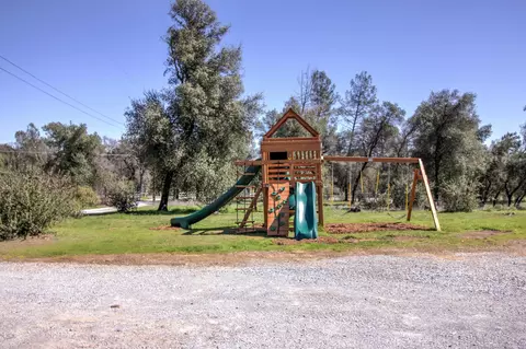 10746 Old Oregon Trl, Redding, CA 96003 photo 45