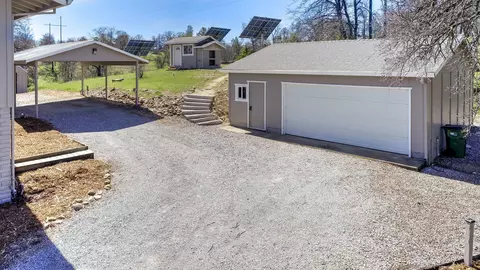 10746 Old Oregon Trl, Redding, CA 96003 photo 48