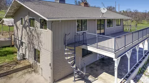 10746 Old Oregon Trl, Redding, CA 96003 photo 38