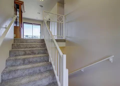 10746 Old Oregon Trl, Redding, CA 96003 photo 5