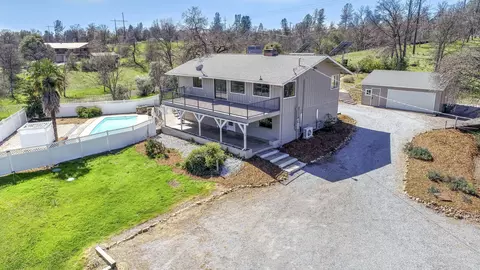 10746 Old Oregon Trl, Redding, CA 96003 photo 1