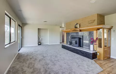 10746 Old Oregon Trl, Redding, CA 96003 photo 9