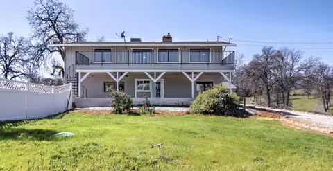 10746 Old Oregon Trl, Redding, CA 96003 photo 2