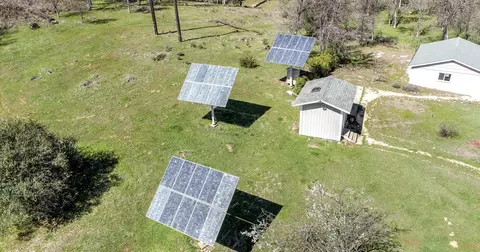 10746 Old Oregon Trl, Redding, CA 96003 photo 50