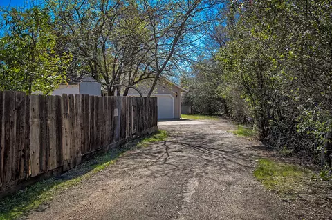 1267 Dusty Ln, Redding, CA 96002 photo 4