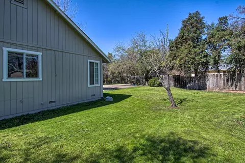 1267 Dusty Ln, Redding, CA 96002 photo 6