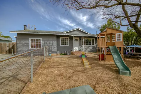 2460 Nebula St, Redding, CA 96002 photo 1
