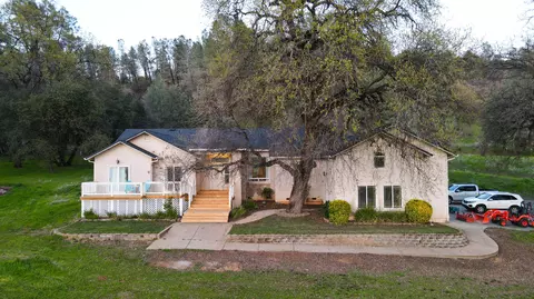 13447 Old Oregon Trl, Redding, CA 96003 photo 1