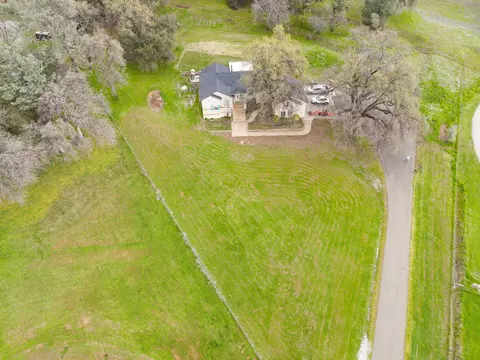 13447 Old Oregon Trl, Redding, CA 96003 photo 4