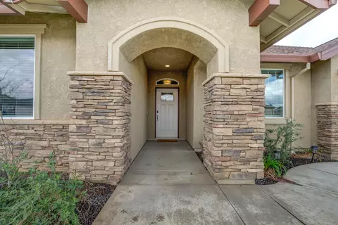 3233 Lemurian Rd, Redding, CA 96002 photo 4