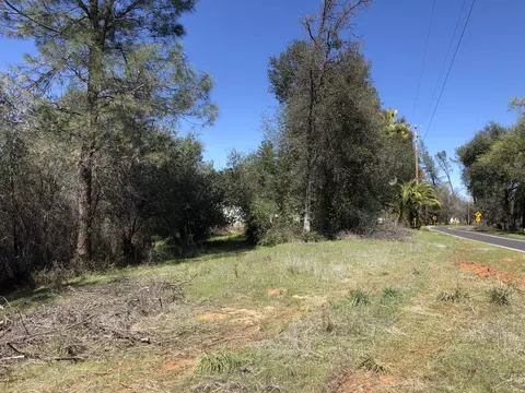 12840 Old Oregon Trl, Redding, CA 96003 photo 2