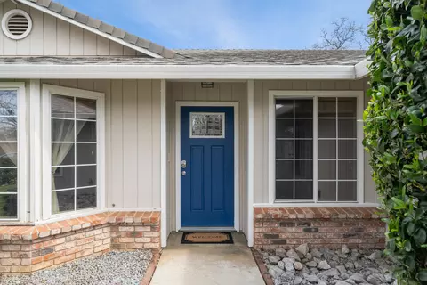 1469 Fayette Ln, Redding, CA 96003 photo 2