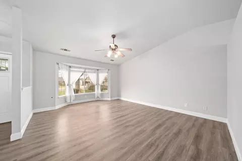 1469 Fayette Ln, Redding, CA 96003 photo 3