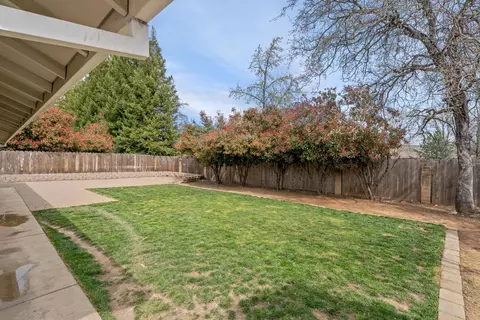 1469 Fayette Ln, Redding, CA 96003 photo 17