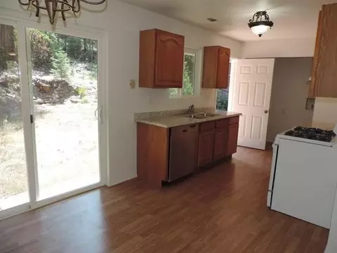 37413 Oak View St, Burney, CA 96013 photo 6