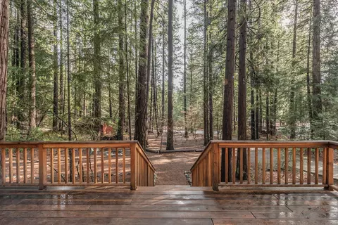 121 N Lakeview Dr, Trinity Center, CA 96091 photo 37