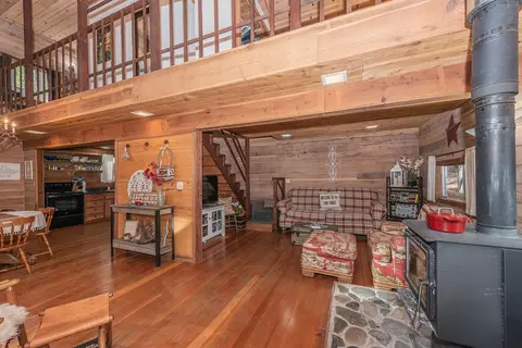 121 N Lakeview Dr, Trinity Center, CA 96091 photo 5