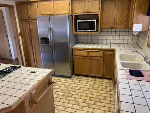 1665 Kildare Dr, Redding, CA 96001 photo 4