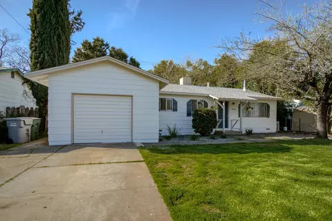 2055 Martian Way, Redding, CA 96002 photo 2