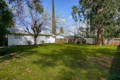 2055 Martian Way, Redding, CA 96002 photo 11