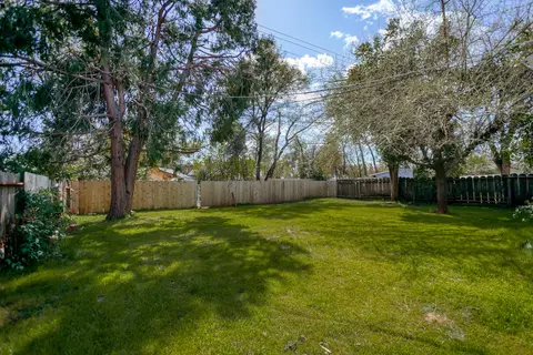 2055 Martian Way, Redding, CA 96002 photo 9