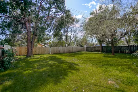 2055 Martian Way, Redding, CA 96002 photo 10