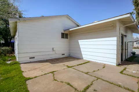 2055 Martian Way, Redding, CA 96002 photo 8