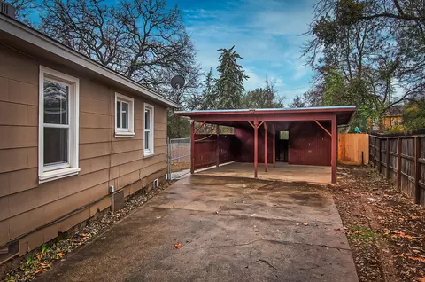2490 Waldon St, Redding, CA 96001 photo 4