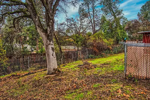 2490 Waldon St, Redding, CA 96001 photo 37