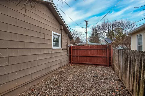 2490 Waldon St, Redding, CA 96001 photo 35