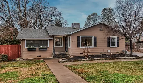 2490 Waldon St, Redding, CA 96001 photo 2