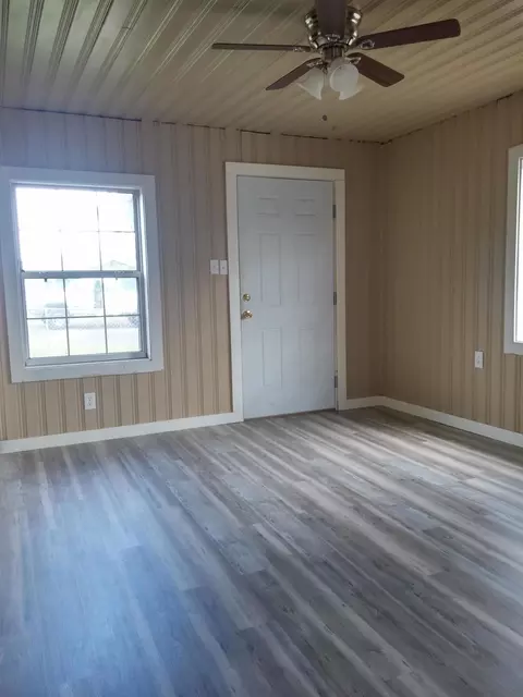 1841 Eugenia Ave, Redding, CA 96001 photo 2