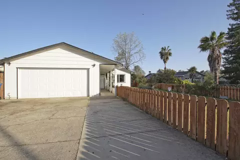 4073 Ormsby Way, Redding, CA 96003 photo 4