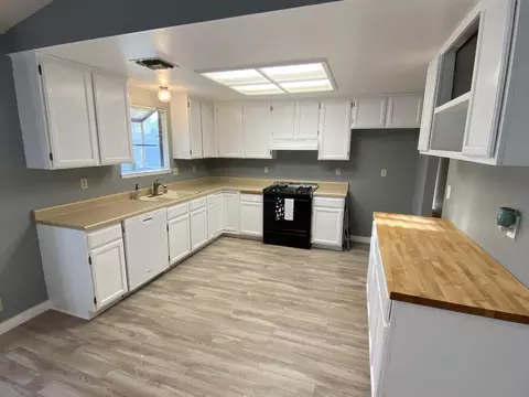 3316 Flintwood Way, Redding, CA 96002 photo 4