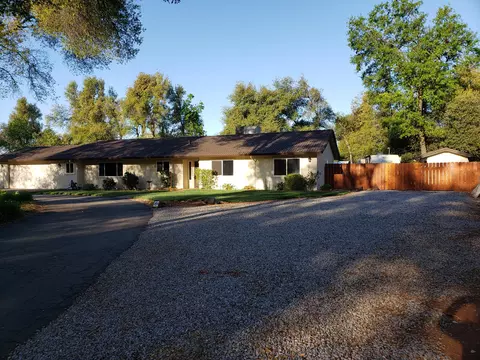 4372 Alta Campo Dr, Redding, CA 96002 photo 3