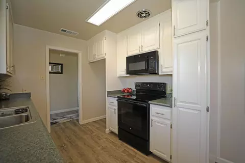 5857 Sierra Dr, Redding, CA 96003 photo 4