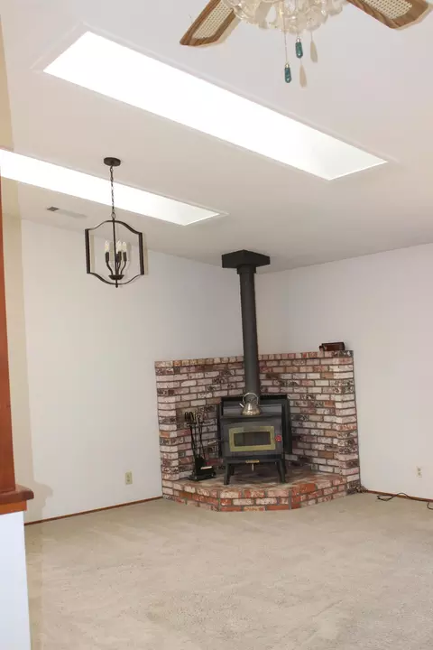1381 Edgewood Dr, Redding, CA 96003 photo 18