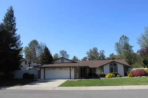 1381 Edgewood Dr, Redding, CA 96003 photo 1