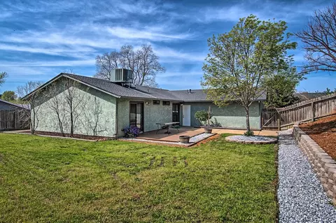1249 Nighthawk Ln, Redding, CA 96003 photo 1