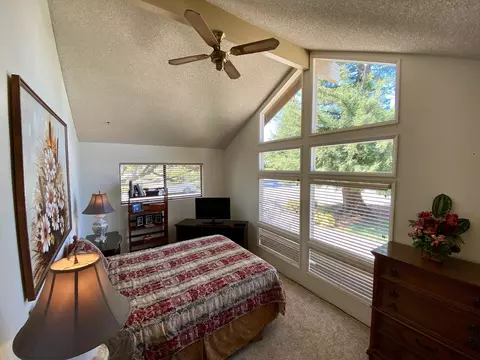 2111 El Verano St, Redding, CA 96002 photo 10