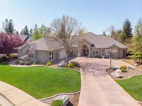 2230 Hope Ln, Redding, CA 96003 photo 1