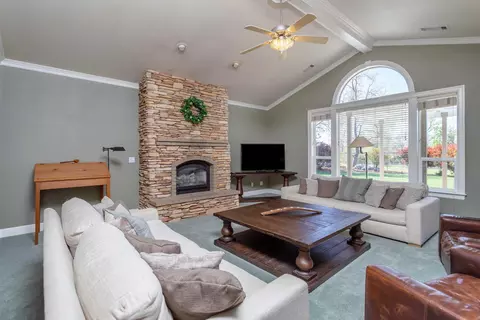 2230 Hope Ln, Redding, CA 96003 photo 8