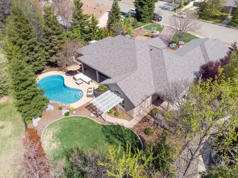 2230 Hope Ln, Redding, CA 96003 photo 28