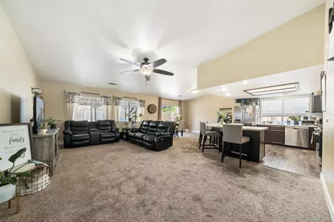 3132 Seminole Dr, Redding, CA 96001 photo 5